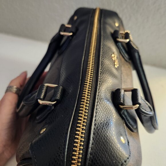 Euc Coach Signature Mini Bennett Shoulder Bag - Picture 12 of 16